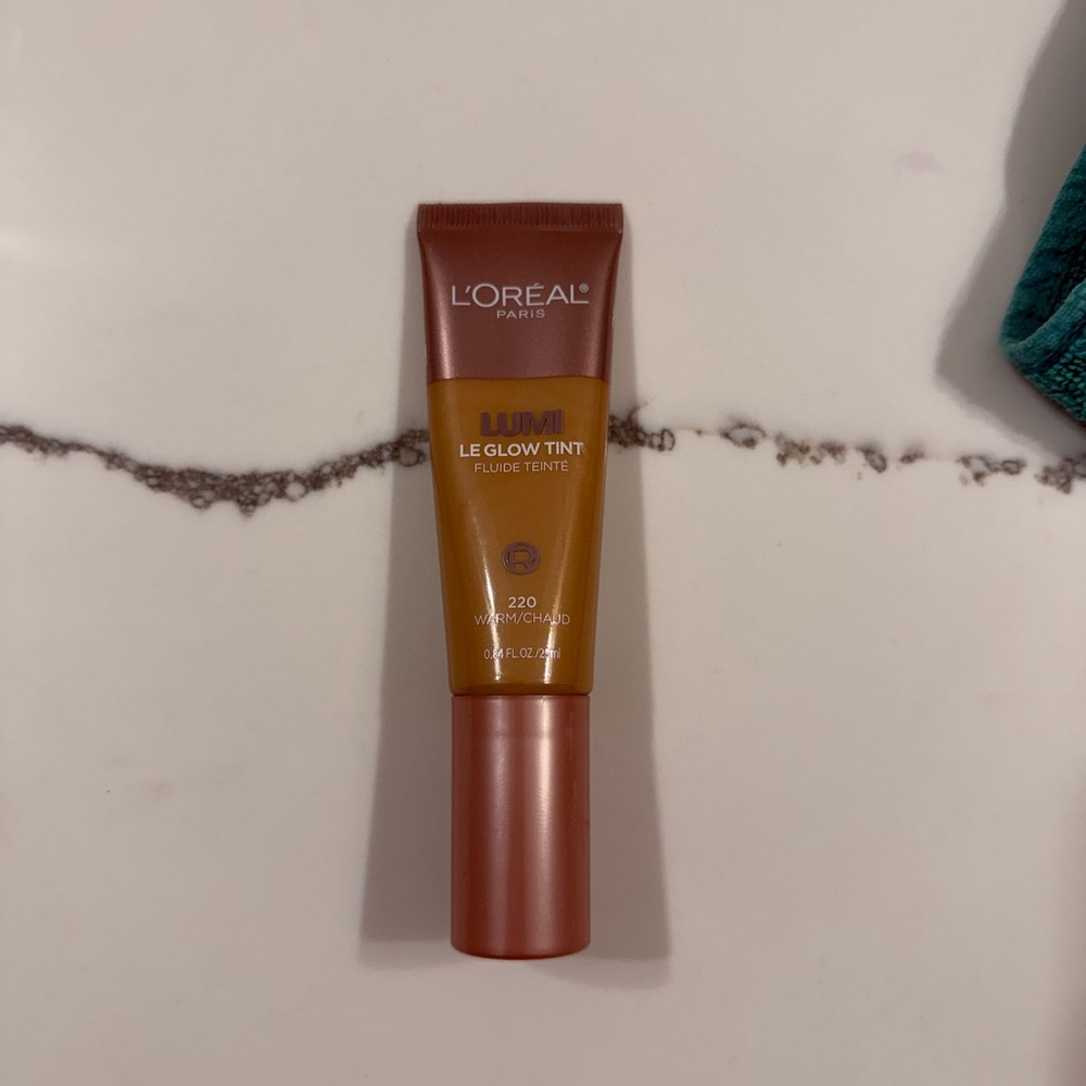 L’Oréal Lumi le glow tint 220